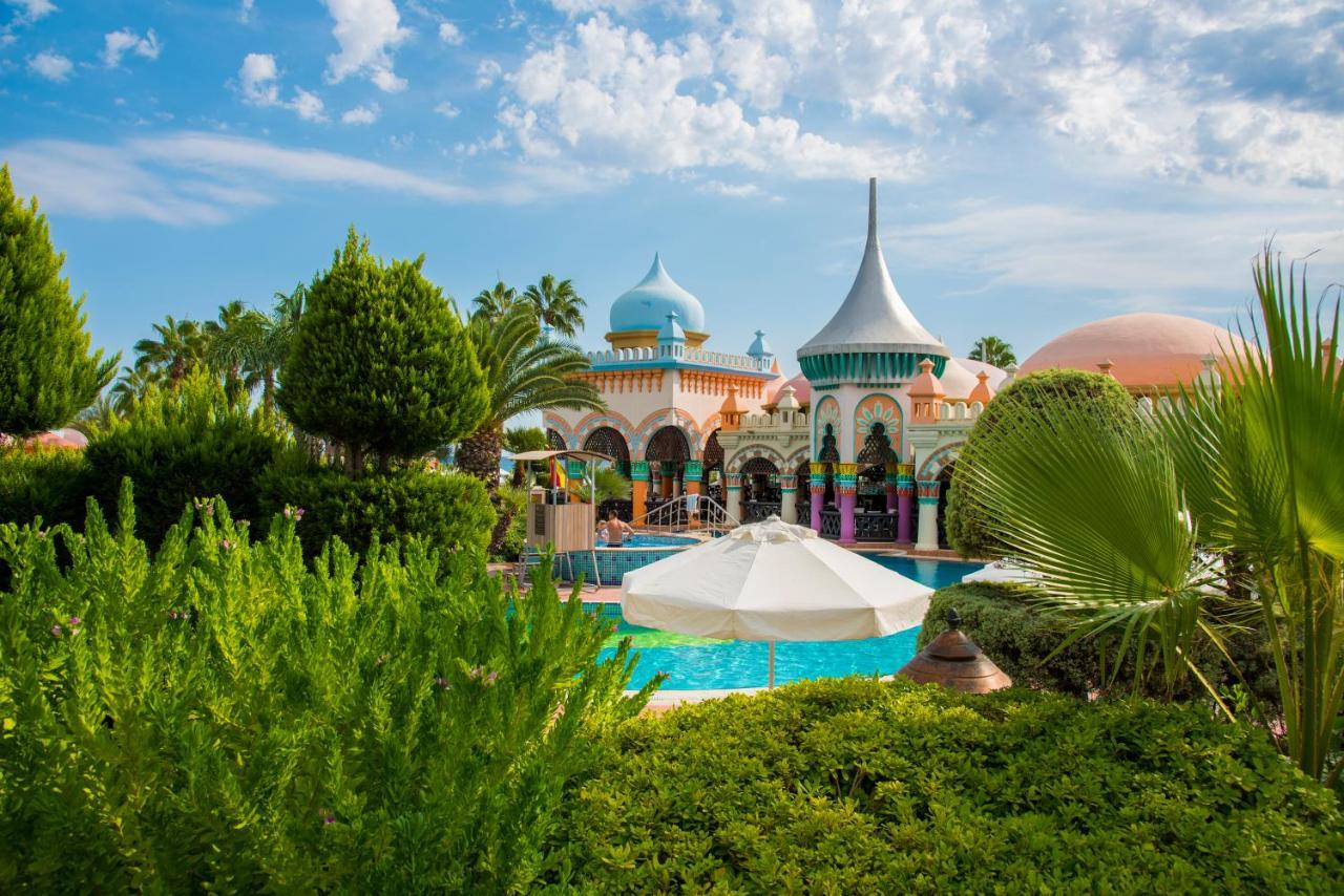 Kamelya Aishen Club & Aqua Ultra All Inclusive Kids Concept Side Exterior foto The Royal Mirage Hotel