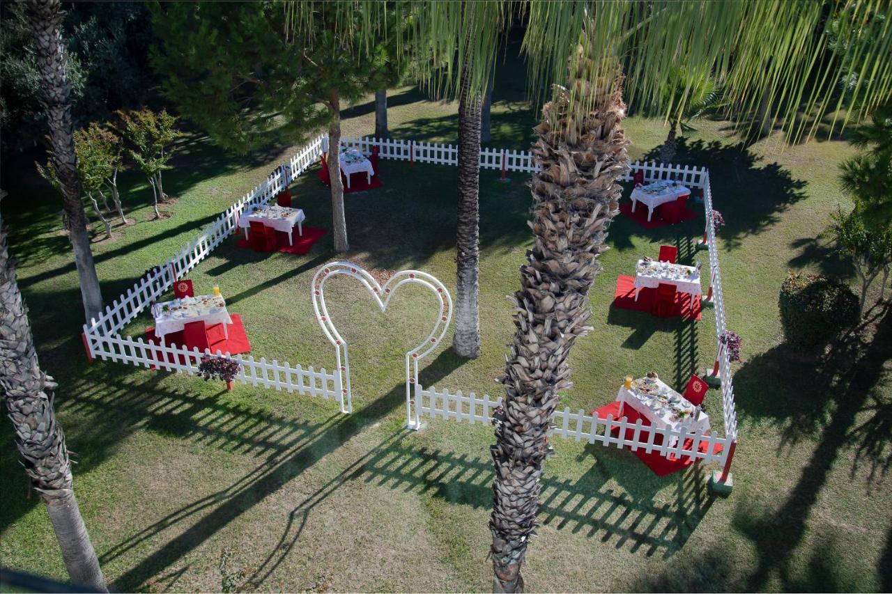 Kamelya Aishen Club & Aqua Ultra All Inclusive Kids Concept Side Exterior foto The heart of the park