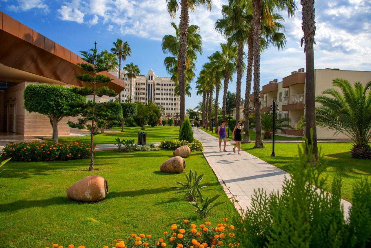 Kamelya Aishen Club & Aqua Ultra All Inclusive Kids Concept Side Exterior foto Campus of the University of L'Alhambra