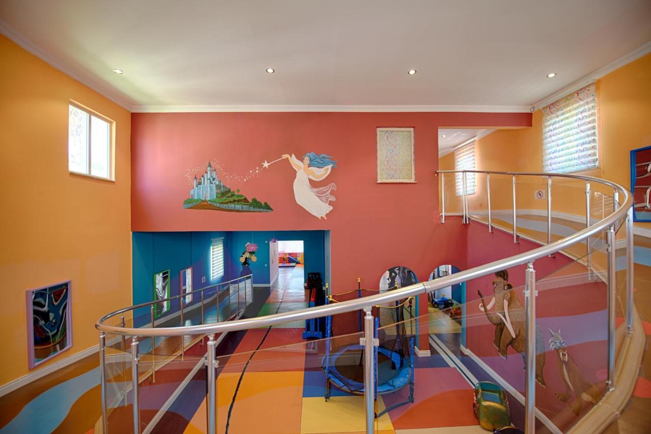 Kamelya Aishen Club & Aqua Ultra All Inclusive Kids Concept Side Exterior foto Interior of the Children's Museum of the Arts