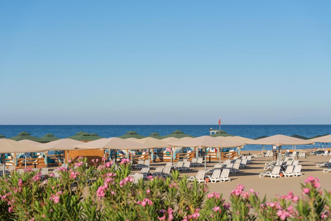 Kamelya Aishen Club & Aqua Ultra All Inclusive Kids Concept Side Exterior foto Ladies Beach