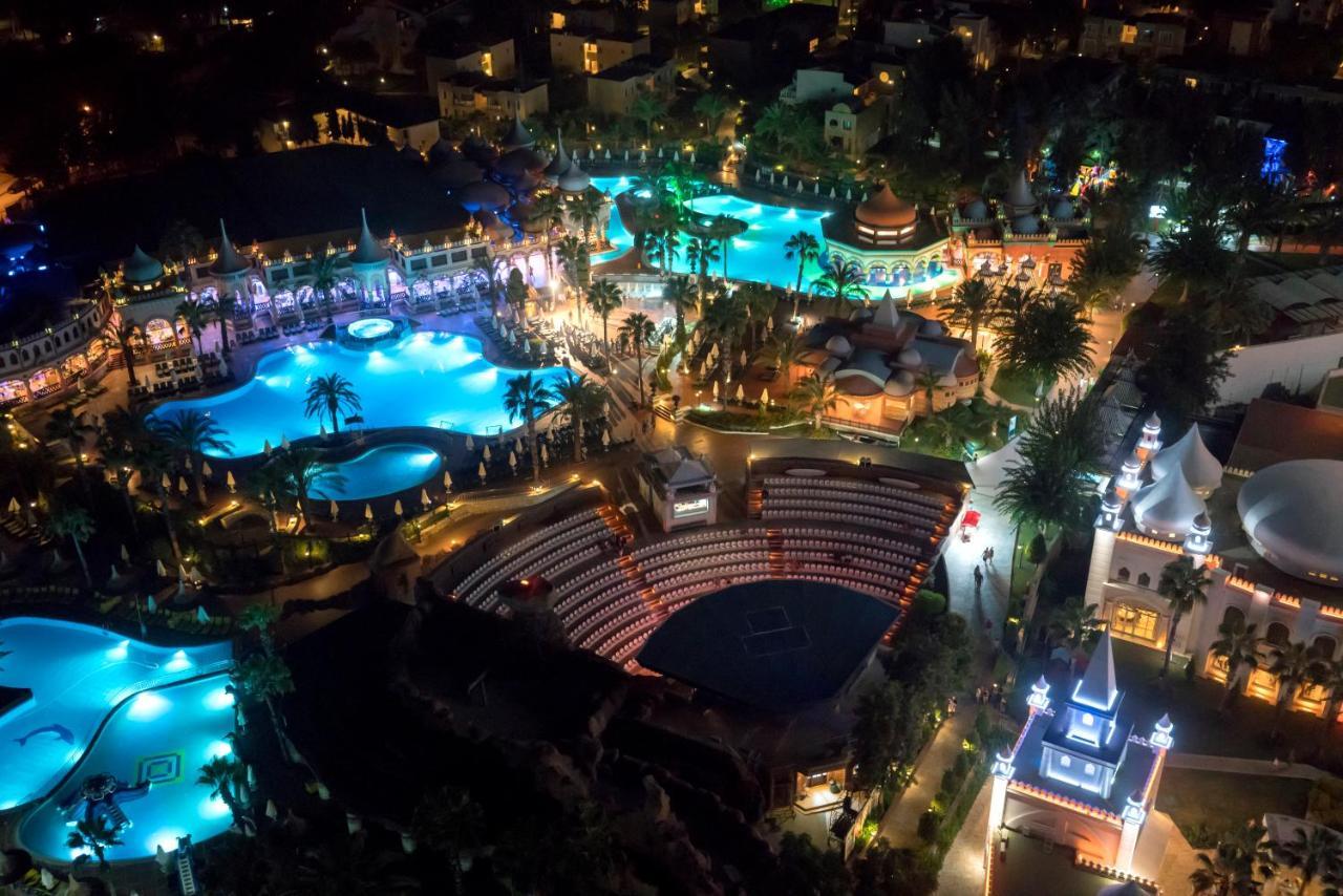 Kamelya Aishen Club & Aqua Ultra All Inclusive Kids Concept Side Exterior foto Aerial view of the resort at night
