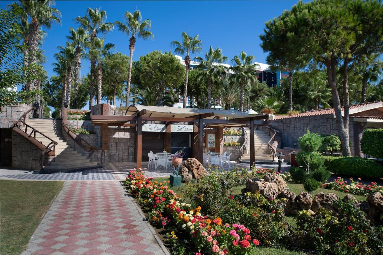 Kamelya Aishen Club & Aqua Ultra All Inclusive Kids Concept Side Exterior foto The hotel's gardens